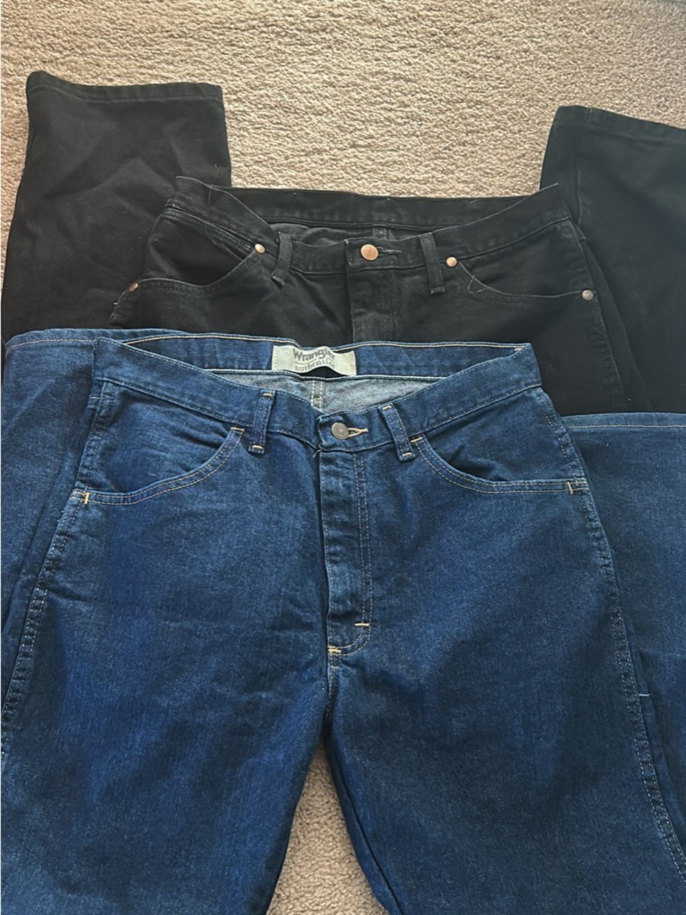 Wrangler Men's Blue and Black Straight Leg Jeans